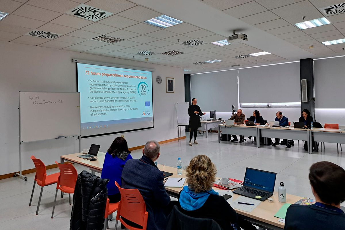 Asistentes al taller durante una de las sesiones