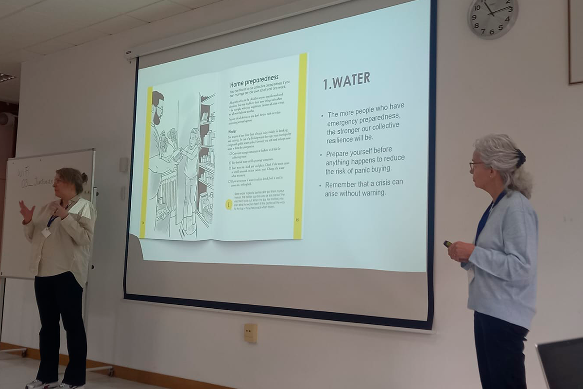 Asistentes al taller durante una de las sesiones
