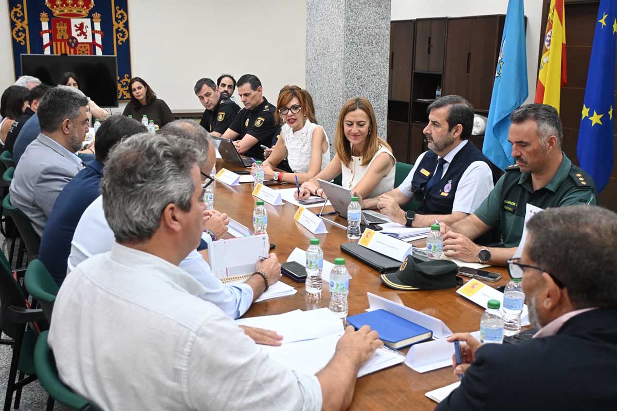 Una de las reuniones mantenidas a lo largo de la visita.