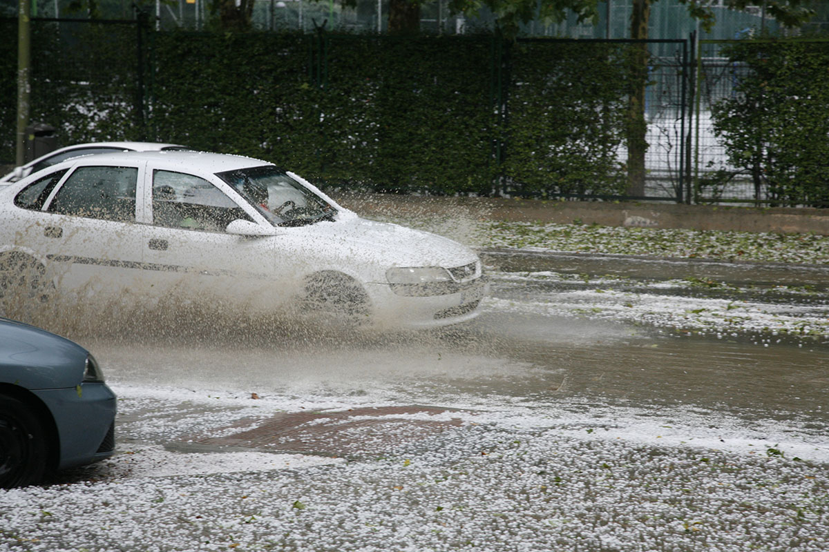 Calle con lluvia
